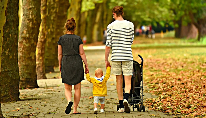 Annulation d'un refus de regroupement familial sur place concernant l'épouse en séjour régulier d'un ressortissant algérien - TA Cergy - 18 décembre 2020