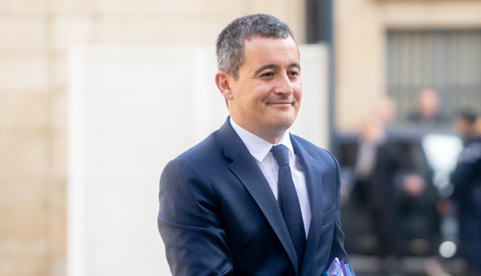 Immigration : malgré le Covid, Gérald Darmanin ne veut rien lâcher 