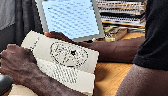 Étudiants étrangers : ouverture d'un service de demande en ligne des titres de séjour